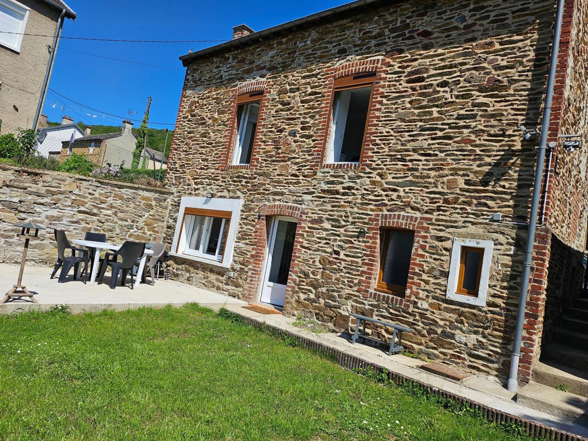 La Kaz A Cisco - Maison Independante Avec Garage A Velo-moto Nouzonville